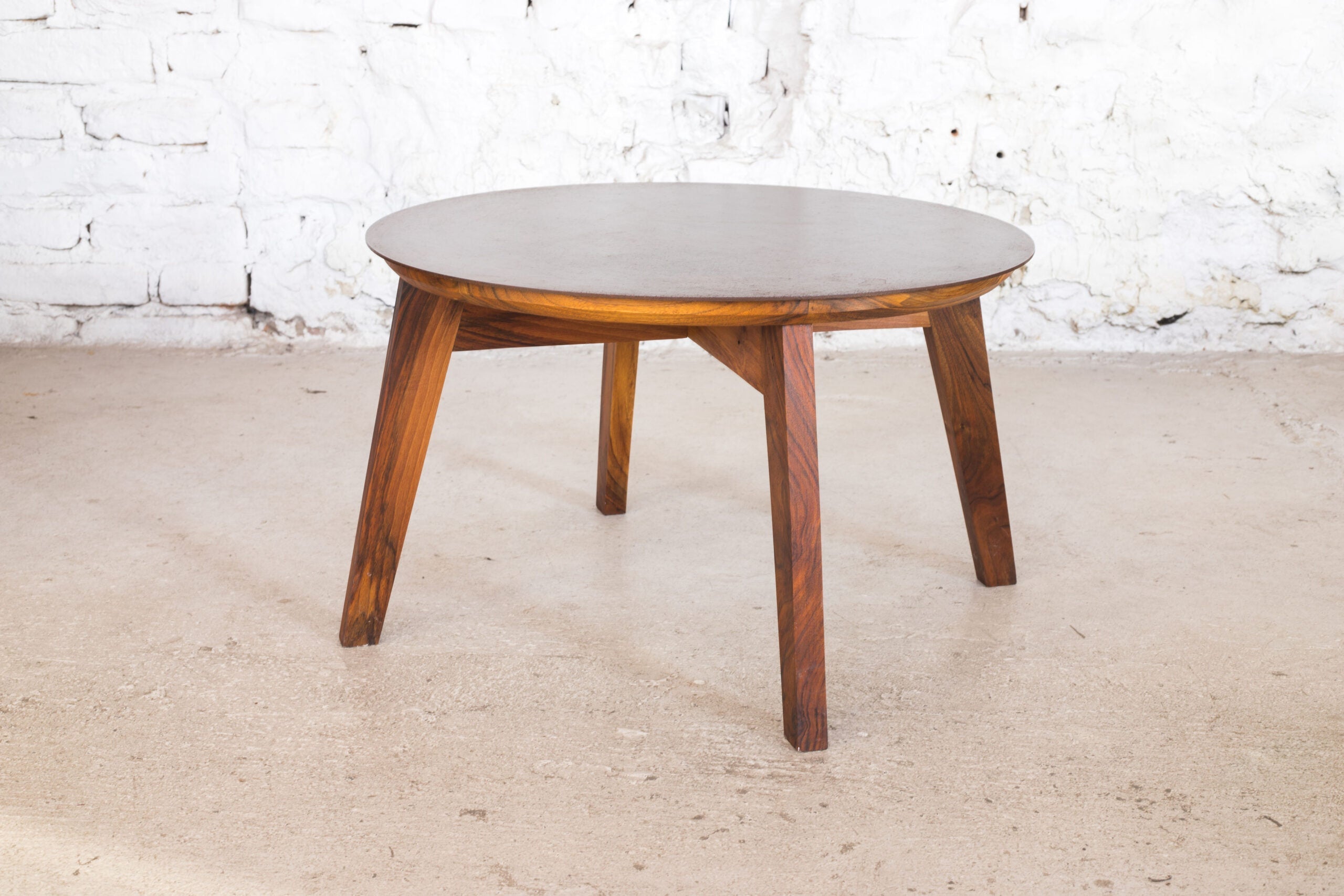 Club Table