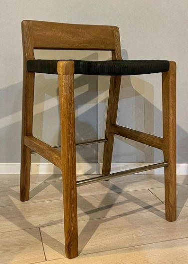 Bar stool