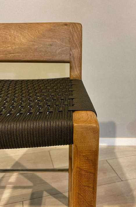 Bar stool